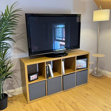 Group Bookings: Up To 30 Guests Across 5 Spacious Flats! Keyless Access Free Wifi & Parking Бирмингем Экстерьер фото