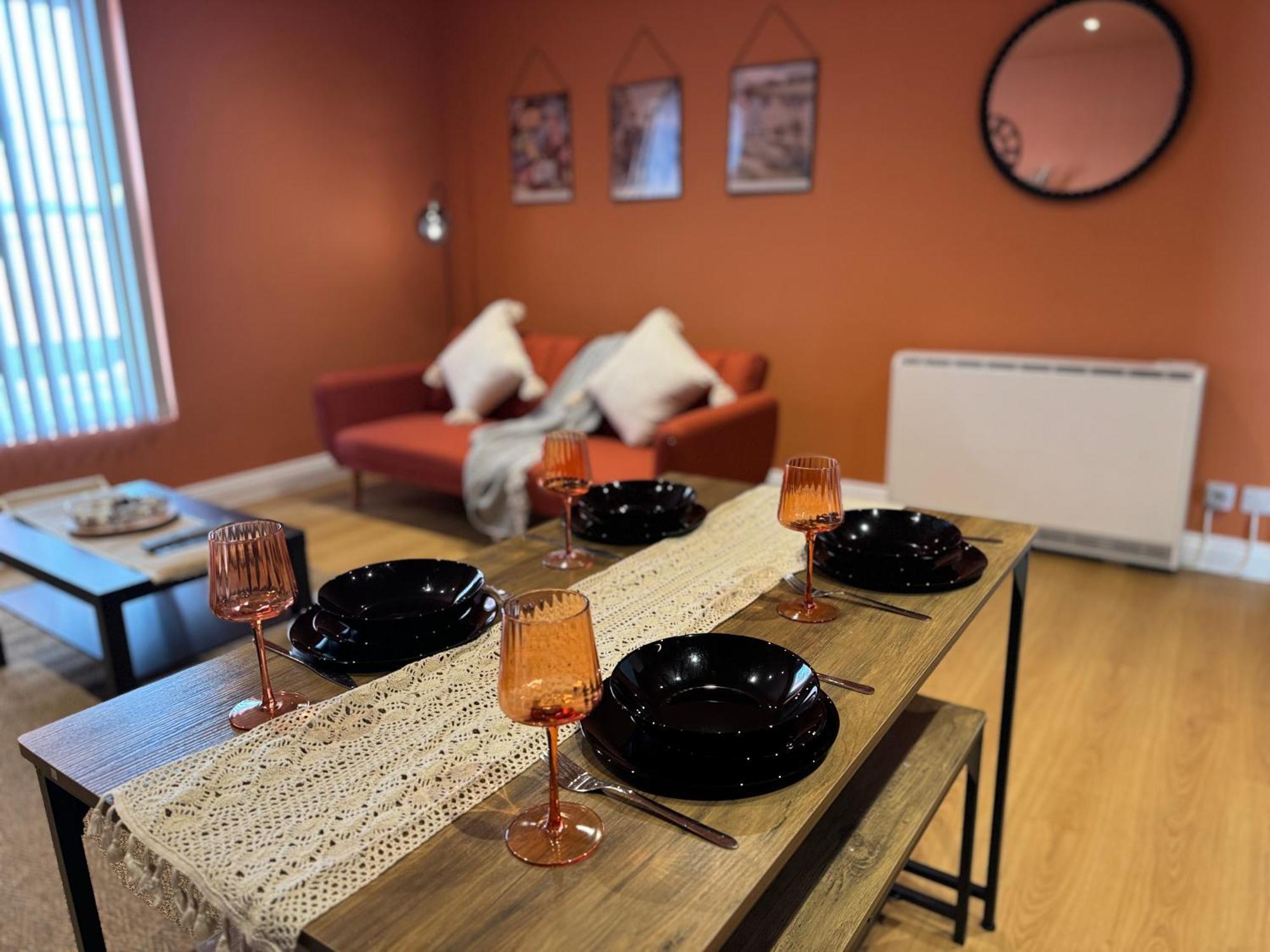 Group Bookings: Up To 30 Guests Across 5 Spacious Flats! Keyless Access Free Wifi & Parking Бирмингем Экстерьер фото