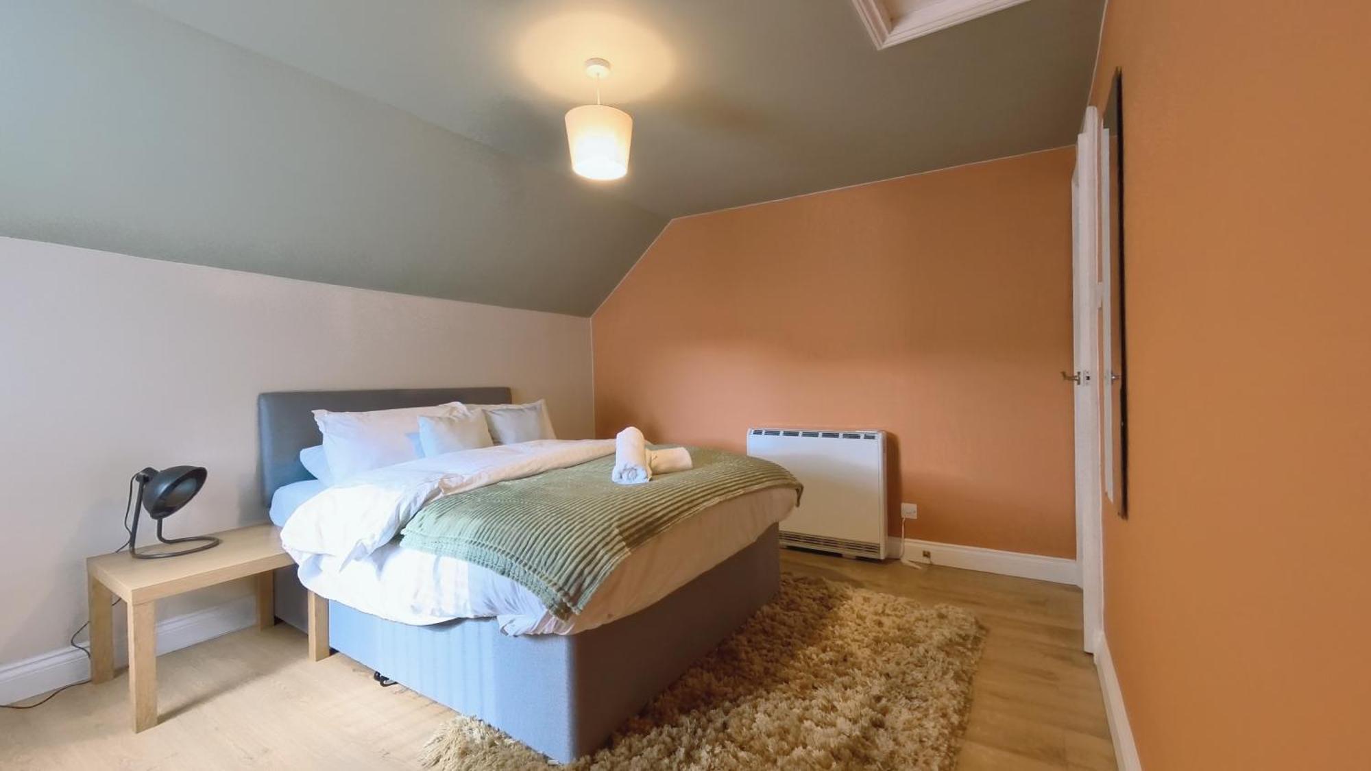 Group Bookings: Up To 30 Guests Across 5 Spacious Flats! Keyless Access Free Wifi & Parking Бирмингем Экстерьер фото