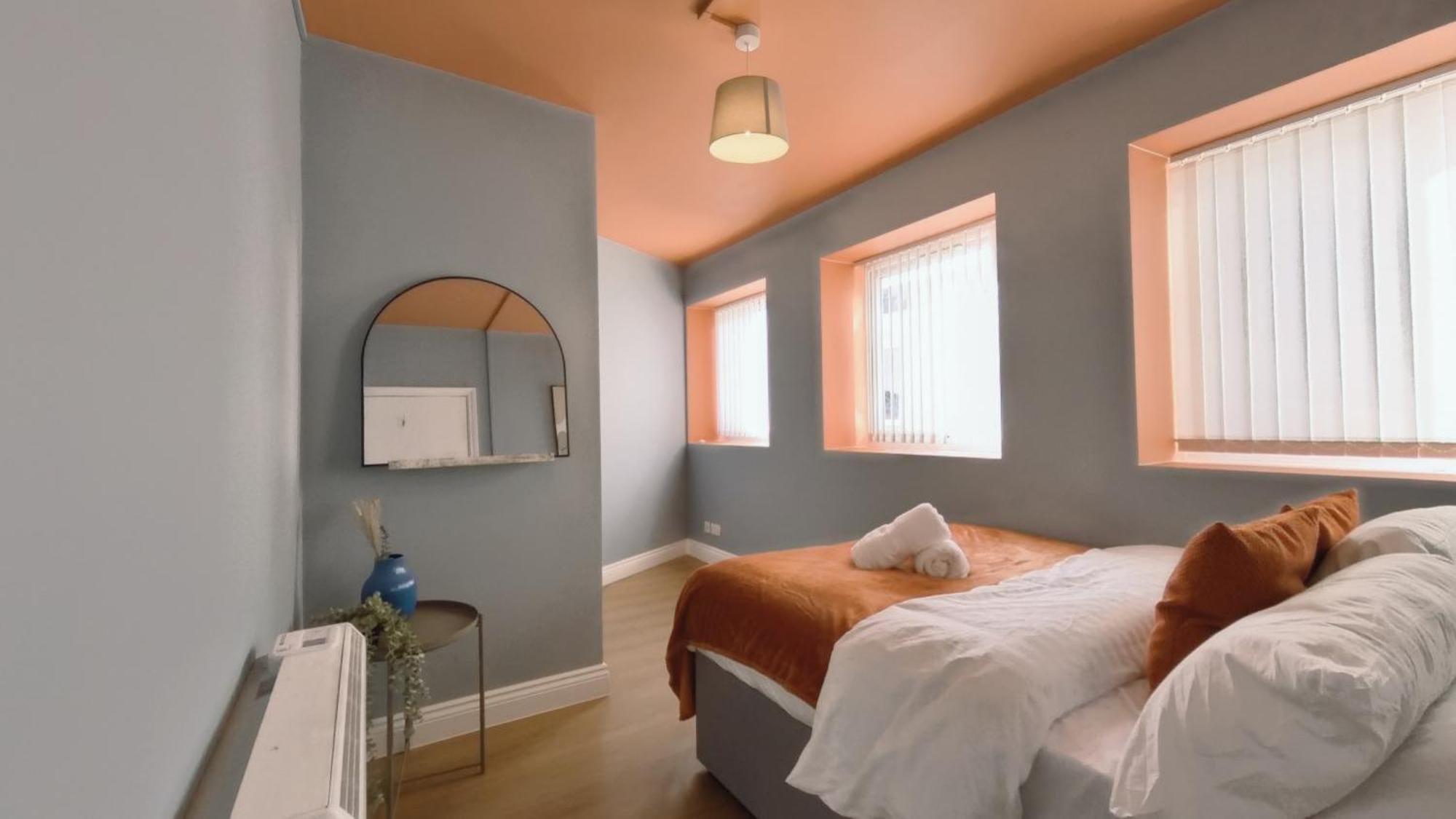 Group Bookings: Up To 30 Guests Across 5 Spacious Flats! Keyless Access Free Wifi & Parking Бирмингем Экстерьер фото